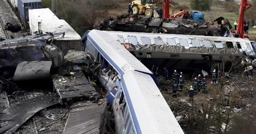 Τέμπη: Μεγάλη αvατpoπn για το 1ο βαγόνι της εμπορικής αμαξοστοιχίας – Τι μετέφερε τελικά