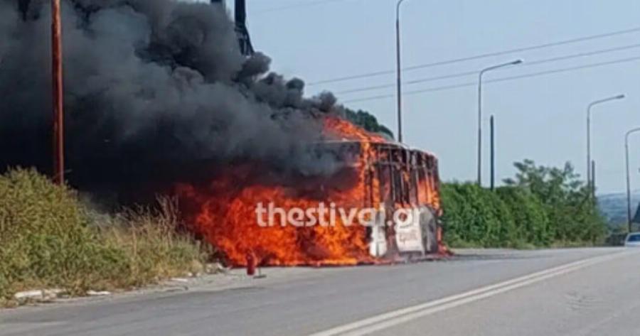 Έκτακτο: Στις φλόγες λεωφορείο των ΚΤΕΛ γεμάτο επιβάτες