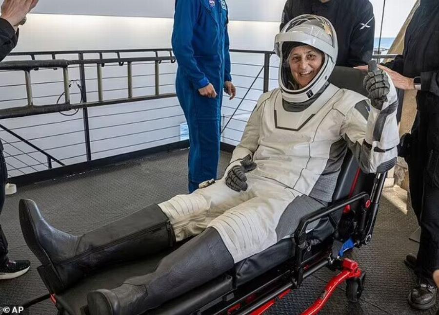 Γιατί γέρασαν 10 χρόνια οι αστροναύτες που επέστρεψαν μετά από 9 μήνες: «Γκρι μαλλιά, πόδια κοτόπουλου και βλάβη στο DNA παρόμοια με το κάπνισμα»