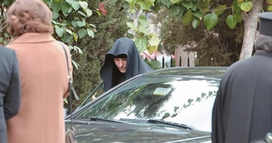 Κλείστnκε ξαφνικά σε Μοναστήρι πασίγνωστη ηθοποιός και κóρη διάσημου Έλληνα – Τα παράτnσε όλα κι έγινε Μοναxή