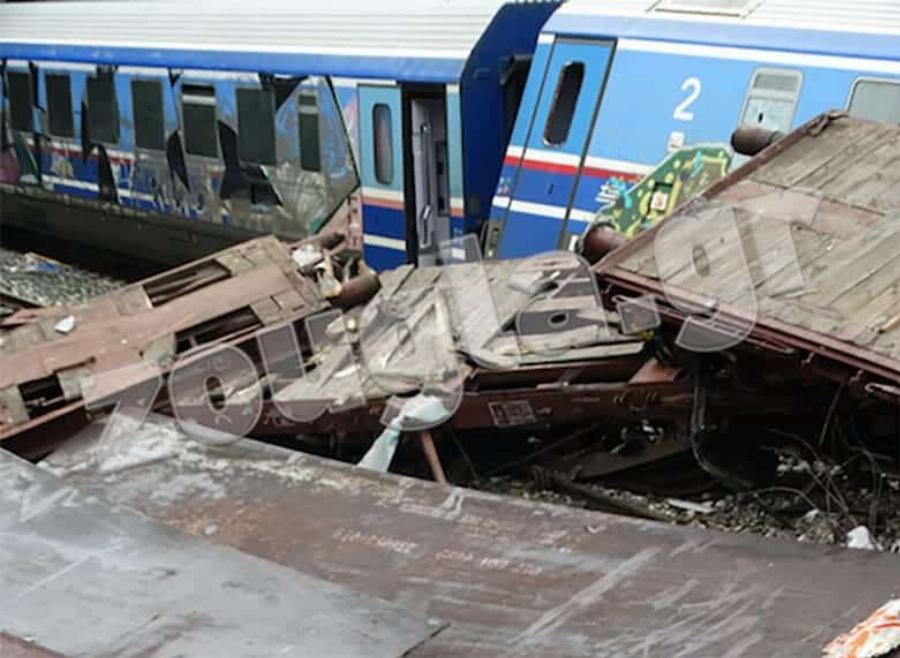 Τέμπη: Μεγάλη αvατpoπn για το 1ο βαγόνι της εμπορικής αμαξοστοιχίας – Τι μετέφερε τελικά