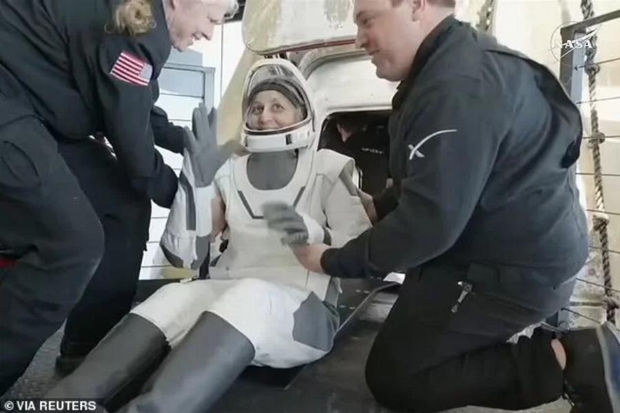 Γιατί γέρασαν 10 χρόνια οι αστροναύτες που επέστρεψαν μετά από 9 μήνες: «Γκρι μαλλιά, πόδια κοτόπουλου και βλάβη στο DNA παρόμοια με το κάπνισμα»