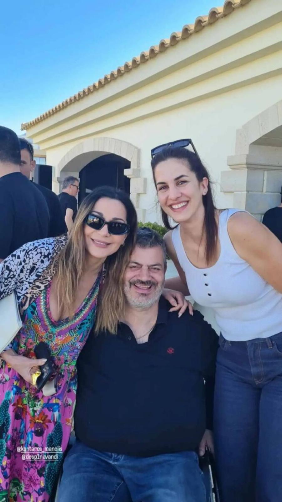 Όλοι αποθεώνουν τη Δέσποινα Βανδή: Πήρε το μικρόφωνο κι άρχισε να ερμηνεύει Auτo το τραγούδι (video)