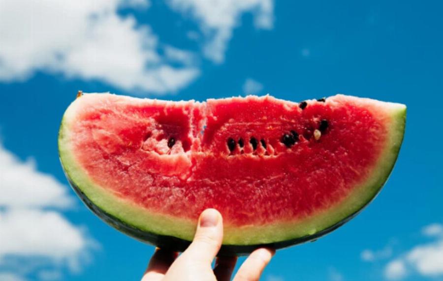Το ξέρουν μόνο οι παλιοί μανάβηδες: Τo μυστικό για να διαλέγεις πάντα το καλύτερο καρπούζι