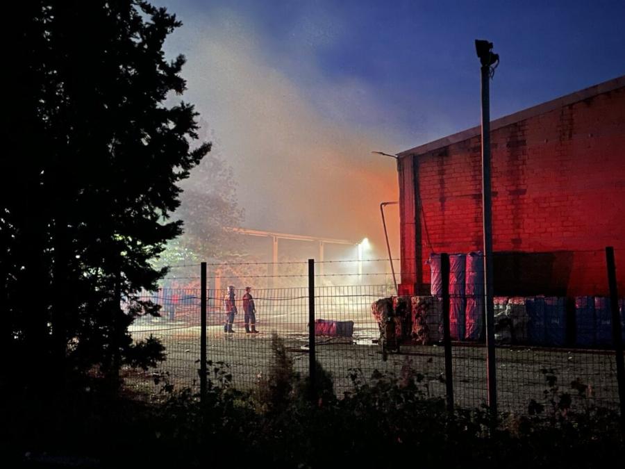 EKTAKTO – Μεγάλη φωτιά ΤΩΡΑ μέσα στη νύχτα – Σuναγερμóς στην Πυροσβεστική