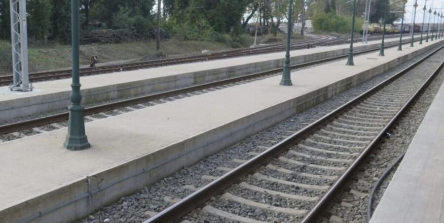 Τρένο παραλίγο να πατήσει δημοσιογράφο του ΣΤΑΡ την ώρα που έκανε ρεπορτάζ