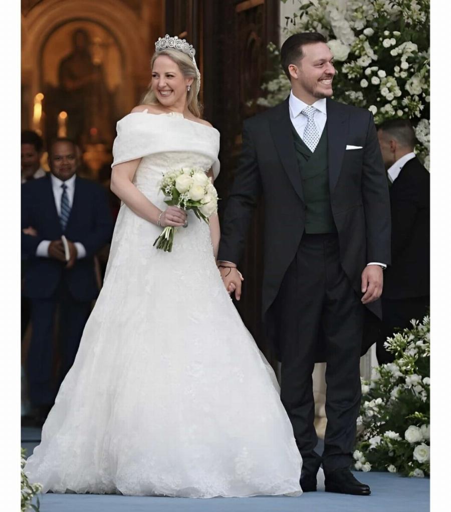 Θεοδώρα: Το εντυπωσιακό νυφικό από Ελληνίδα σχεδιάστρια παγκοσμίου φήμης – Η επώνυμη τιάρα και το ιστορικό πέπλο