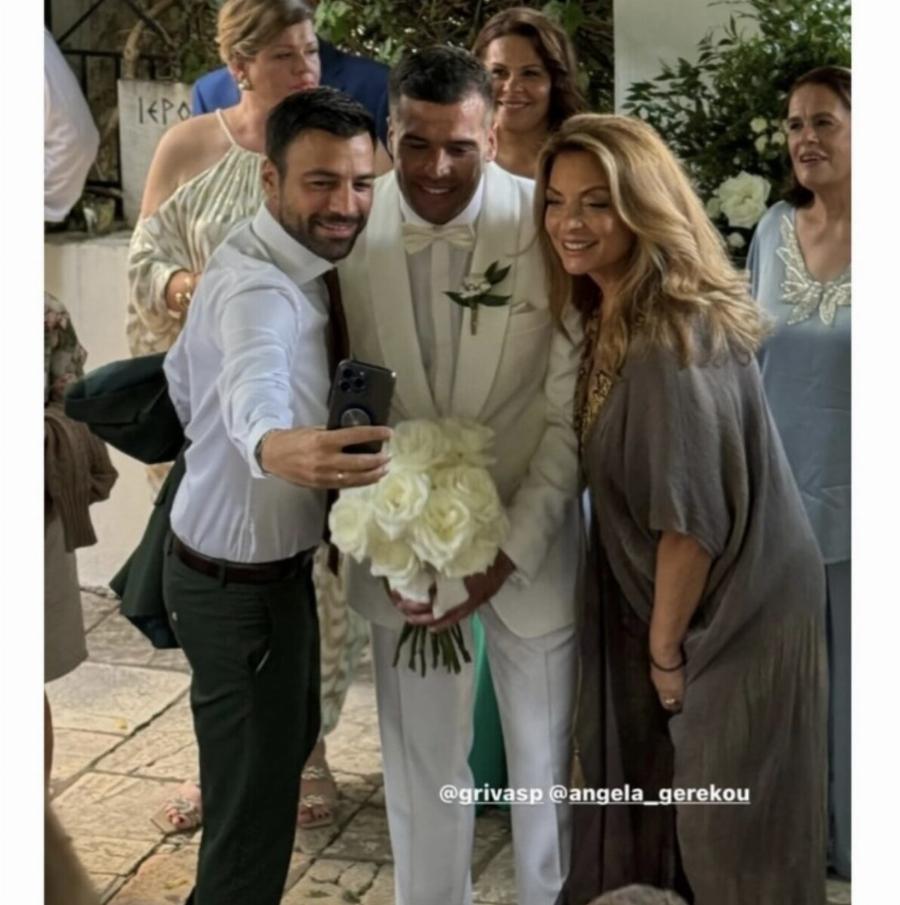 Έβαλε σε όλες τα «γυαλιά»: Η Άντζελα Γκερέκου πήγε ντυμένη έτσι σε κοσμικό γάμο και τράβηξε τα φλας