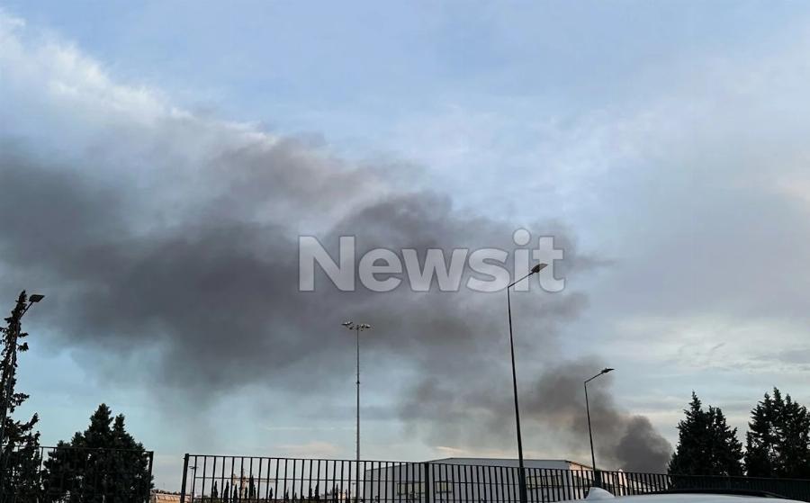 Φωτιά στον Βοτανικό – Συναγερμός στην Πυροσβεστική