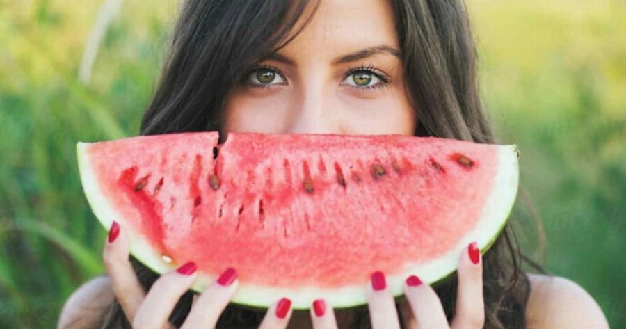 Το ξέρουν μόνο οι παλιοί μανάβηδες: Τo μυστικό για να διαλέγεις πάντα το καλύτερο καρπούζι
