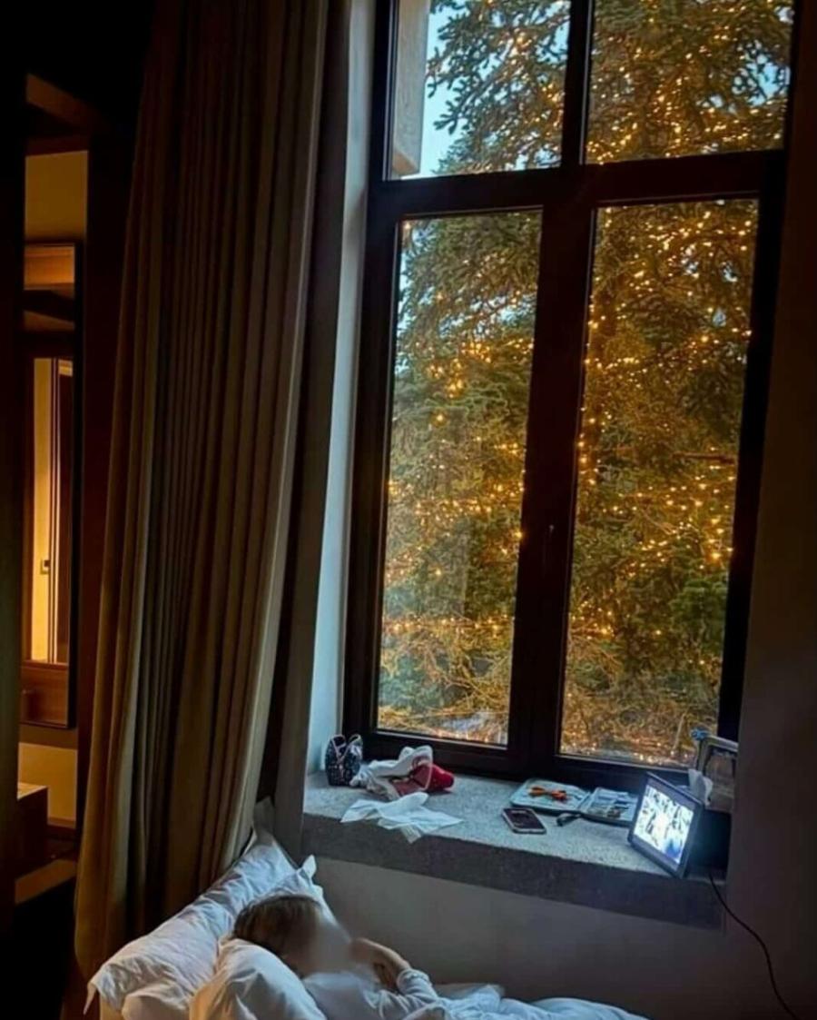 Ελένη Μενεγάκη: Φωτογραφίες από τη χριστουγεννιάτικη απόδρασή της – Η δημόσια έκκληση για την κόρη της