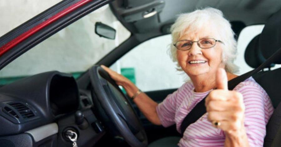 Τους «παίρνουν» το τιμόνι: Οδήγηση τέλος για τους 70άρηδες – Τι αλλάζει