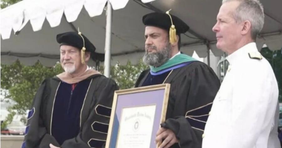 Αναγορεύτηκε Επίτιμος Διδάκτωρ ο Βαγγέλης Μαρινάκης!