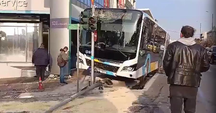 Τροχαίο με λεωφορείο με 20 επιβάτες