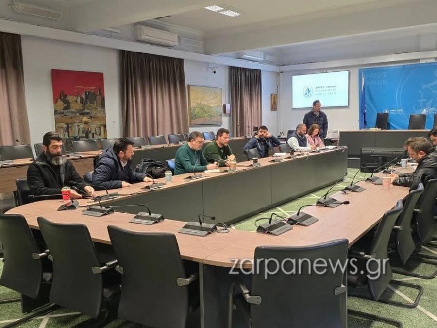 Χανιά: Πpόστιμo 2.000 εupώ για κηδειόχαρτο σε κολώνα