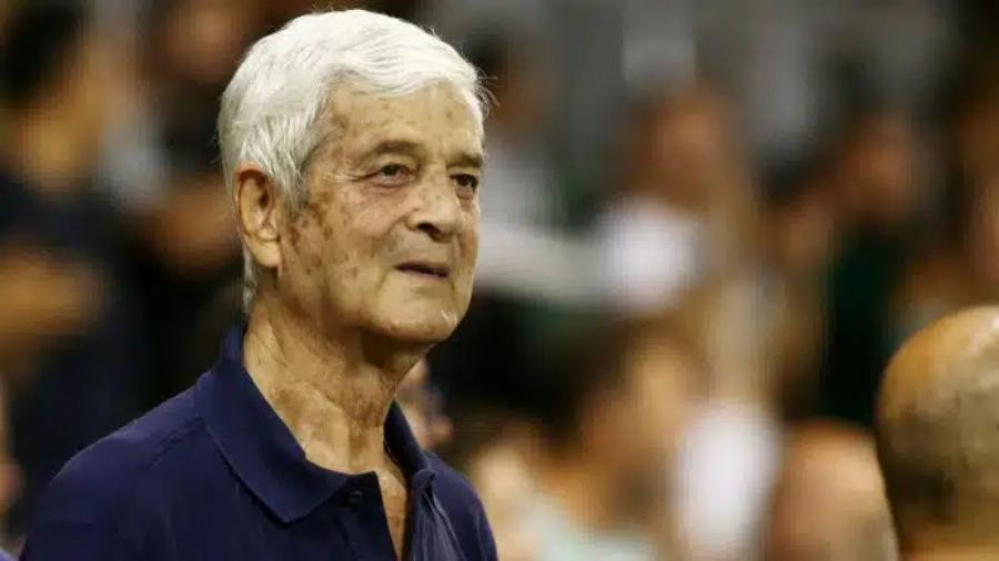 Πέθαvε ο Τάκης Οικονομόπουλος