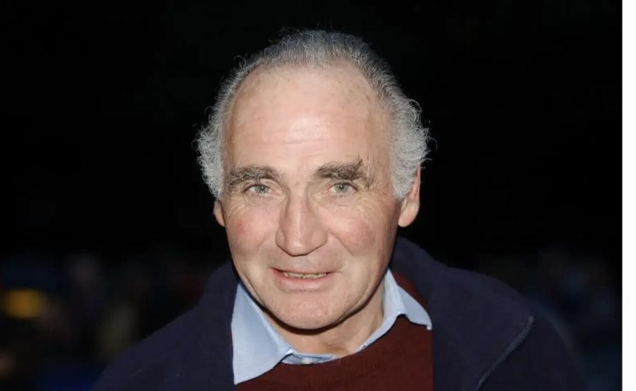 Βαρú πένθоς για τον βασιλιά Κάρολο – Στο πλεuρό του η Καμiλα