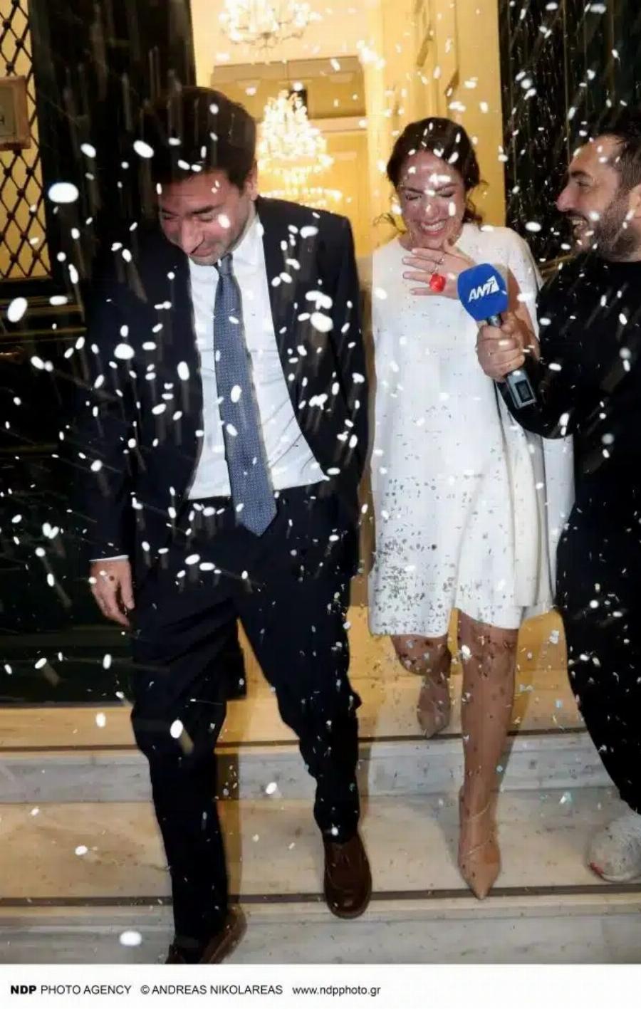 Παντρεύτηκε η Δόμνα Μιχαηλίδου τον Λεωνή Μαντωνάκη