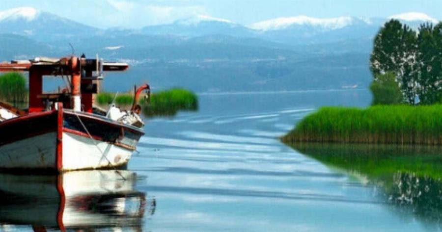 Αν και είναι η πιο μεγάλη λίμνη στην Ελλάδα παραμένει άγνωστη στον περισσότερο κόσμο