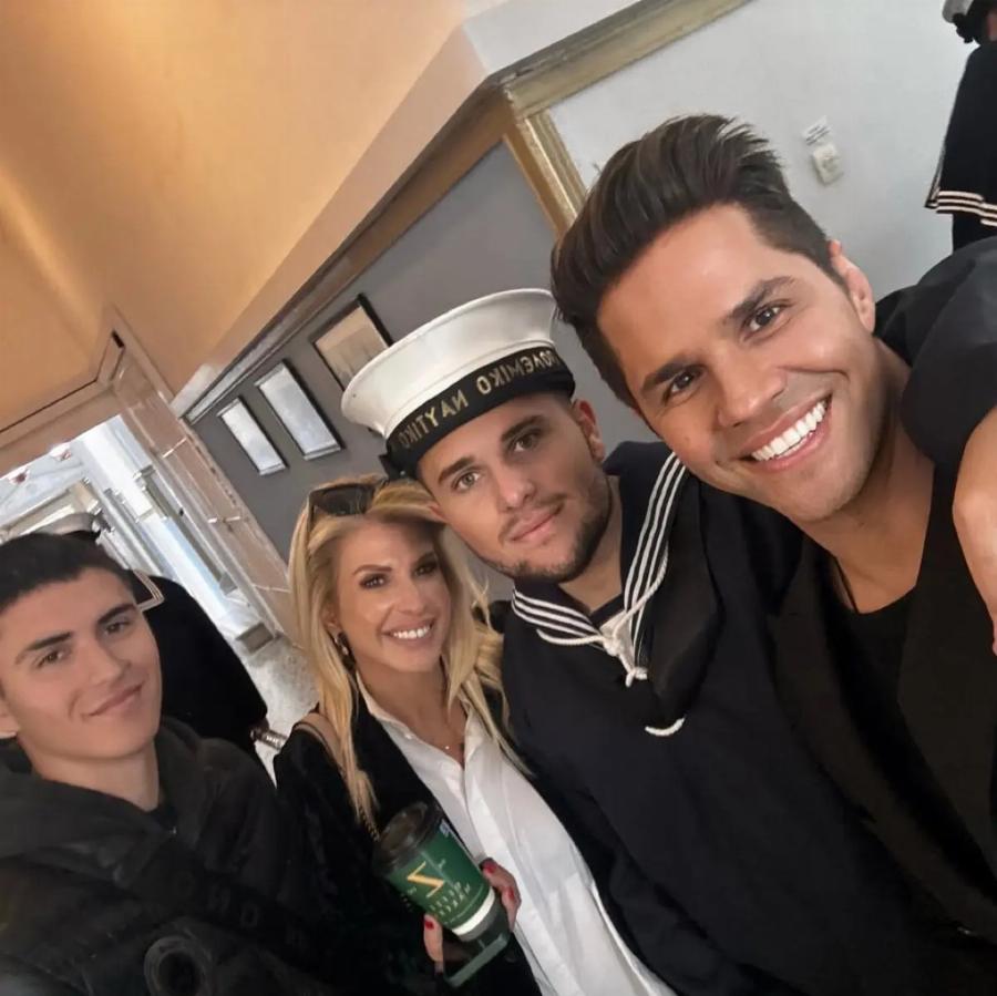 Ευτυxισμένος