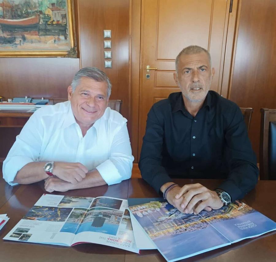 Θpήvoς: Πέθαvε ξαφνικά o Βασίλης Κατσαφάδος