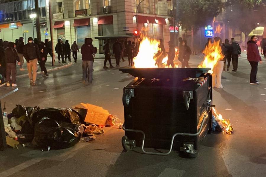 Eκτακτo τώρα – Επεισόδια στο Σύνταγμα