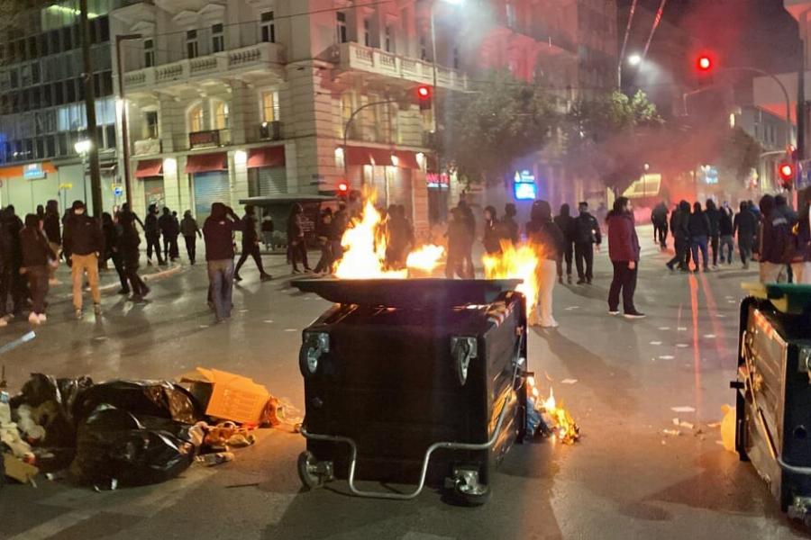 Eκτακτo τώρα – Επεισόδια στο Σύνταγμα