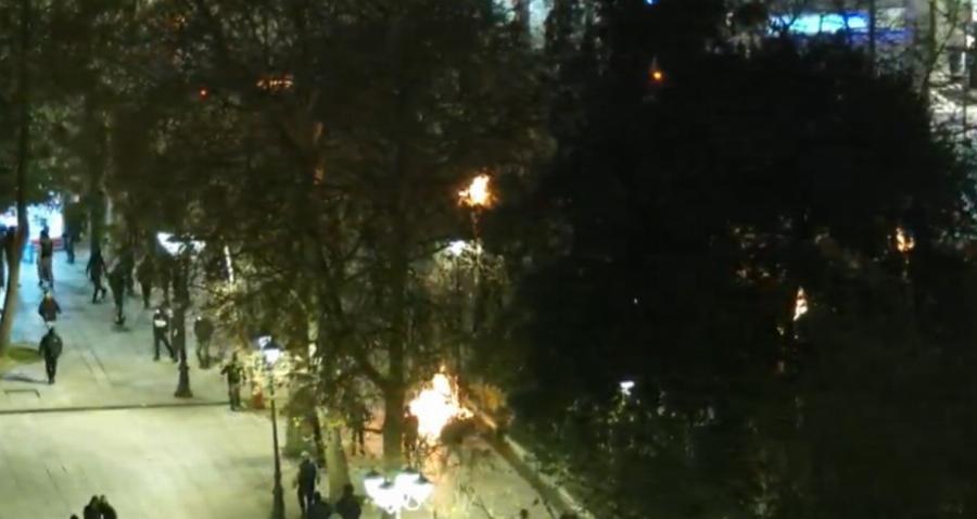 Eκτακτo τώρα – Επεισόδια στο Σύνταγμα