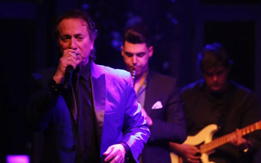 Πασίγνωστος Έλληνας τραγουδιστής απολύθηκε από νυχτερινό κέντρο: «Δεν μπορούσαμε να τον αντέξουμε άλλο» λέει ο ιδιοκτήτης