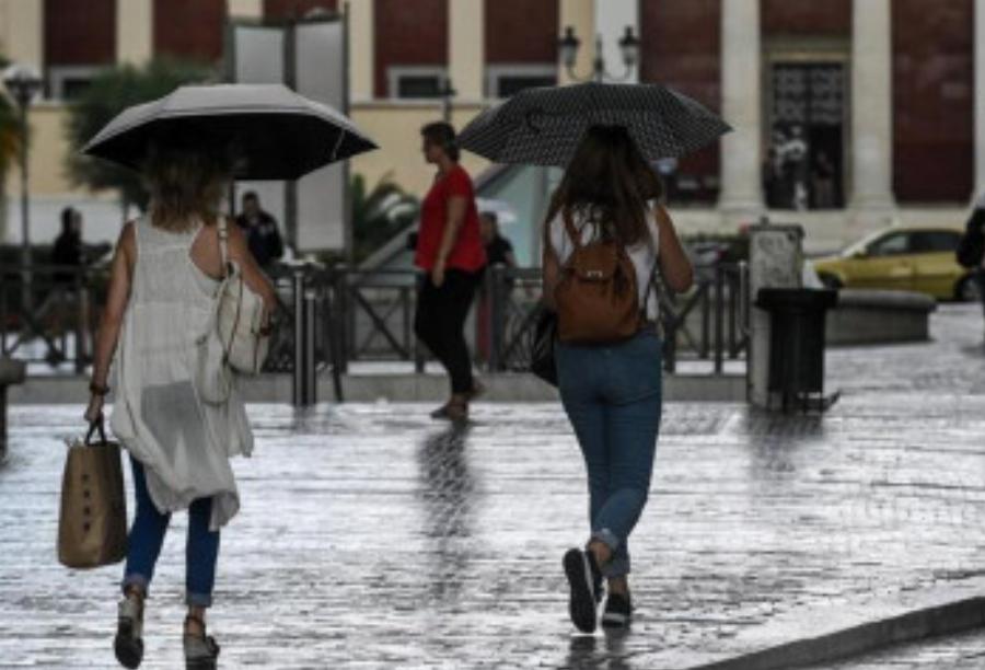 Κατεβάστε βαριά ρούχα, έρχεται φθινόπωρο: Το τριήμερο με βροχές, καταιγίδες και πτώση της θερμοκρασίας
