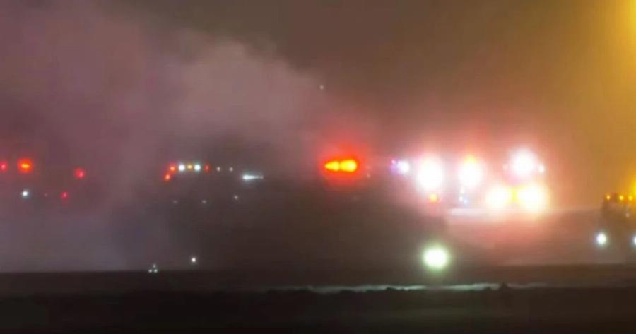 Αεροσκάφος τυλίχθηκε στις φλόγες κατά την απογείωση – Νεκροί όλοι οι επιβάτες