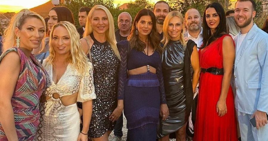 Παντρεύτηκε δημοσιογράφος του «Happy Day» – Στο πλευρό της η Σταματίνα Τσιμτσιλή