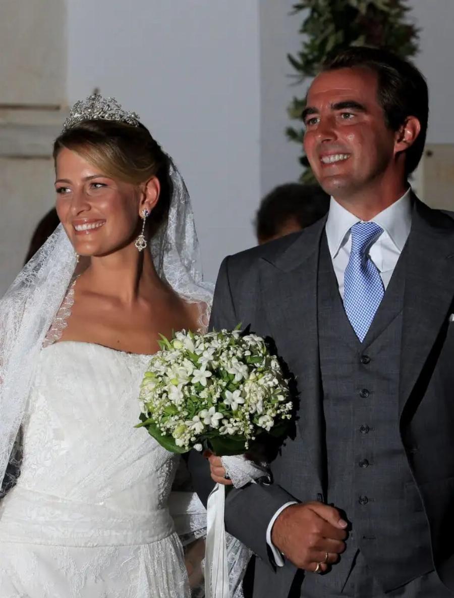 Χρυσή Βαρδινογιάννη: Με ιστορική τιάρα στο γάμο της με τον Νικόλαο Ντε Γκρες – Την ίδια είχε φορέσει και η Τατιάνα Μπλάτνικ