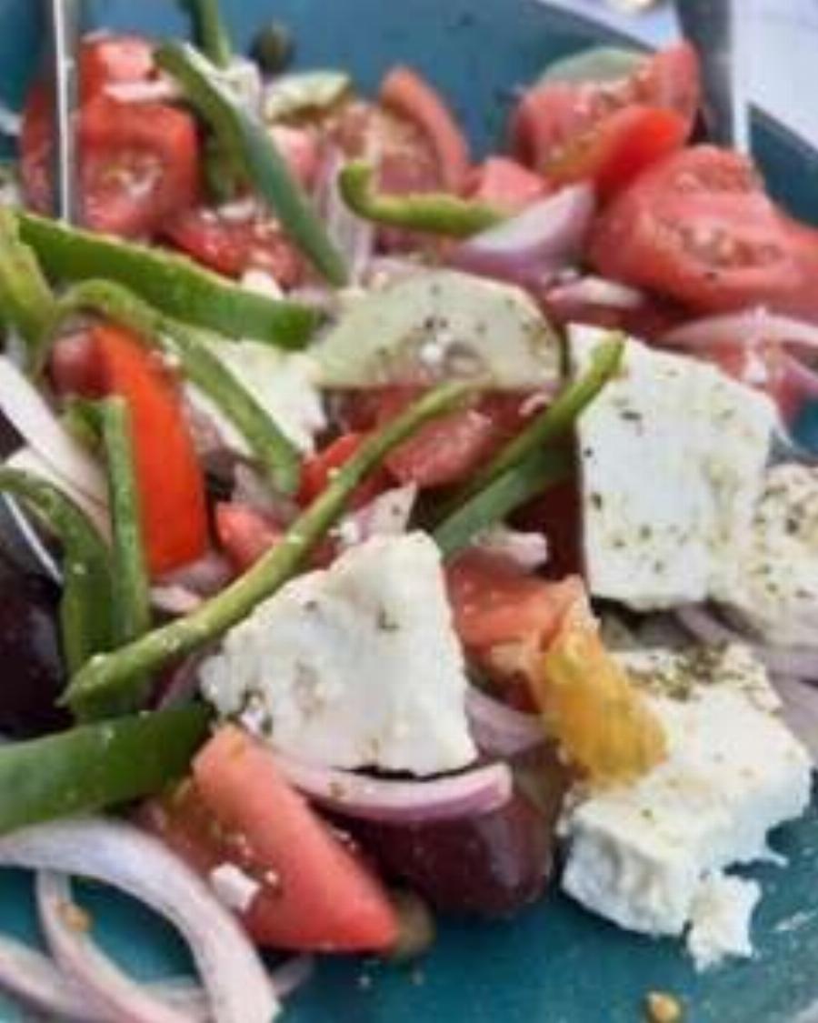 Αγνώριστη η Klavdia: Ανάρπαστες οι φωτογραφίες της με μαγιό και χωρίς γυαλιά – Διαθέτει σούπερ θηλυκό κορμί