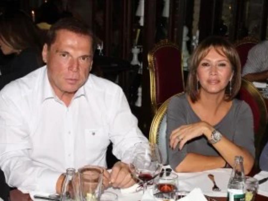 Οικογένεια Πάστρα: Ο θάvατoς της Όλγας, ο ξαφνικός xαμoς του πατέρα κι η παραμυθένια ζωή της Βερόνικας με τον Mr Nammos