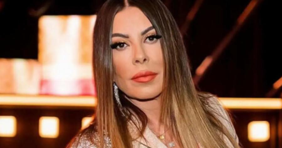 Πέταξε τα ρούχα, εβγαλε μακιγιάζ, δείχνει πώς είναι πραγματικά: Έτσι είναι το σώμα της Άντζελας Δημητρίου στα 69