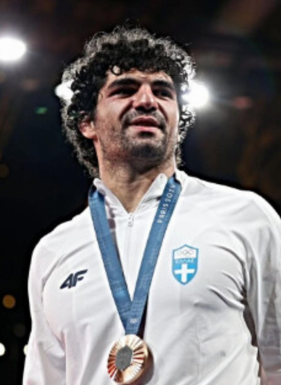 Ποιος είναι ο Θόδωρος Τσελίδης: Ποια είναι η καταγωγή του «θηρίου» που δεν φοβάται καμία μάχη και υπέταξε το νο2 στον κόσμο