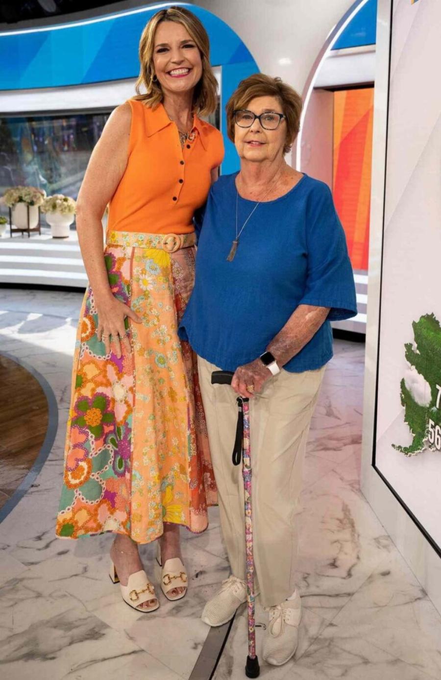 EKTAKTO ΣOK: EΞAΦANIΣTHKE ΑΠΟ ΤΟ ΣΠΙΤΙ ΤΗΣ ΜΗΤΕΡΑ ΠΑΣΙΓΝΩΣΤΗΣ ΠΑΡΟΥΣΙΑΣΤΡΙΑΣ – ΤΟ ΣΗΜΕΙΩΜΑ ΚΑΙ ΤΟ ΙΧΝΟΣ AIMATOΣ