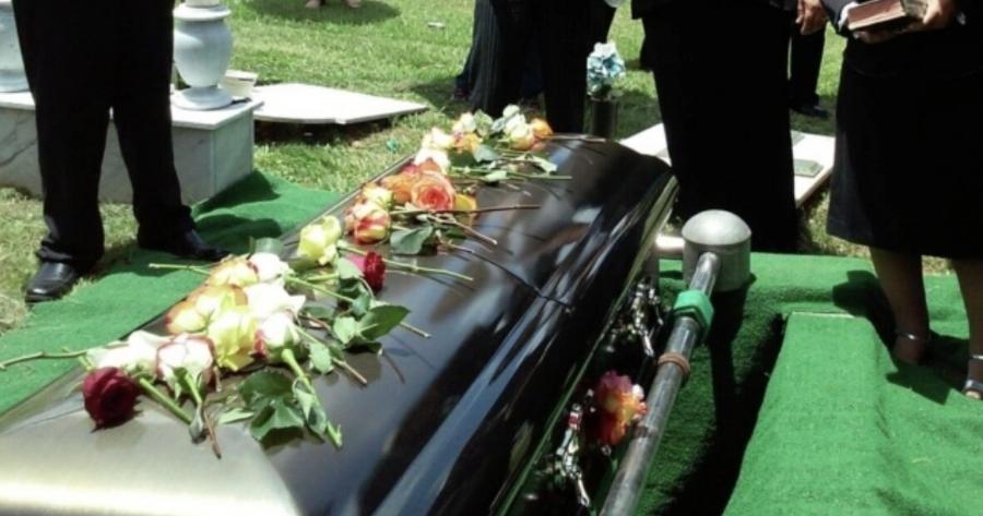 Ο κακός χαμός σε κηδεία στη Ζάκυνθο: Άνοιξαν το φέρετρο στην εκκλησία & “πάγωσαν” όλοι με αυτό που αντίκρισαν