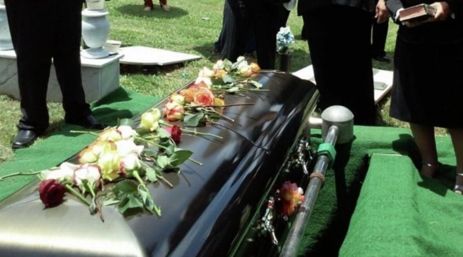 Ο κακός χαμός σε κηδεία στη Ζάκυνθο: Άνοιξαν το φέρετρο στην εκκλησία & “πάγωσαν” όλοι με αυτό που αντίκρισαν