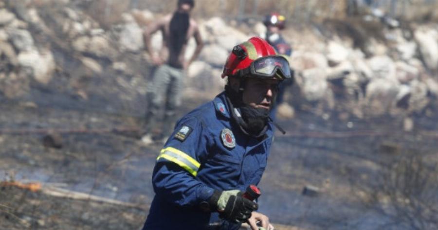 Συναγερμός στα Καλύβια: Φωτιά ΤΩΡΑ!