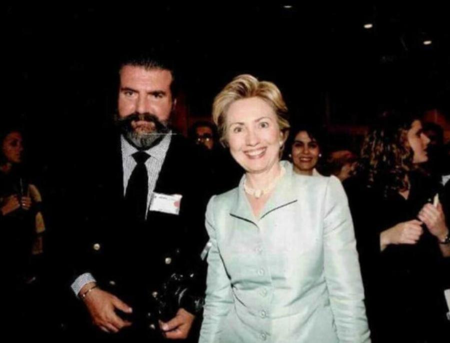 Νεκρός ξαφνικά πασίγνωστος φωτογράφος της Αθήνας 2 μέρες πριν τα γενέθλια του, από μικρόβιο – Θρήνος για τον Λάκη