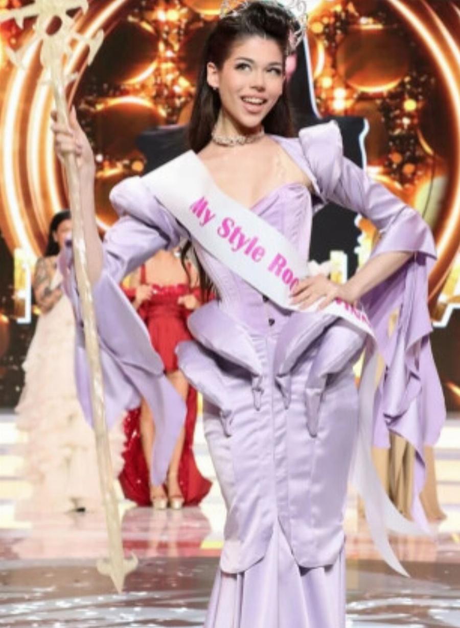 Δεν το πίστευε ούτε η Καραβάτου: Γεννήθηκε άντρας, έγινε πανέμορφη γυναίκα και κέρδισε το My Style Rocks με 30.000 ευρώ