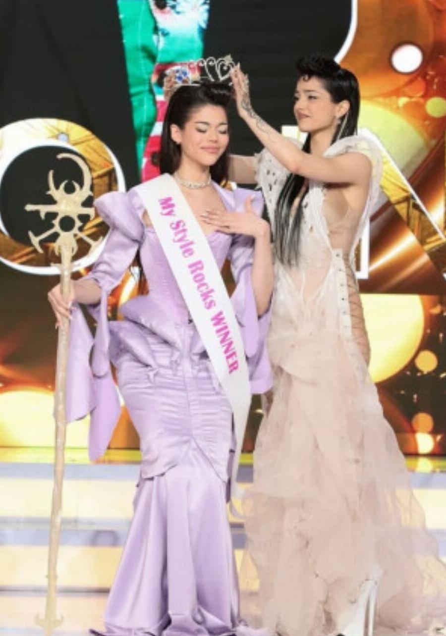 Δεν το πίστευε ούτε η Καραβάτου: Γεννήθηκε άντρας, έγινε πανέμορφη γυναίκα και κέρδισε το My Style Rocks με 30.000 ευρώ