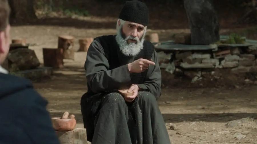 Άγιος Παΐσιος – Από τα Φάρασα στον Ουρανό: Καρέ καρέ η «μεταμόρφωση» του Προκόπη Αγαθοκλέους στον ρόλο του