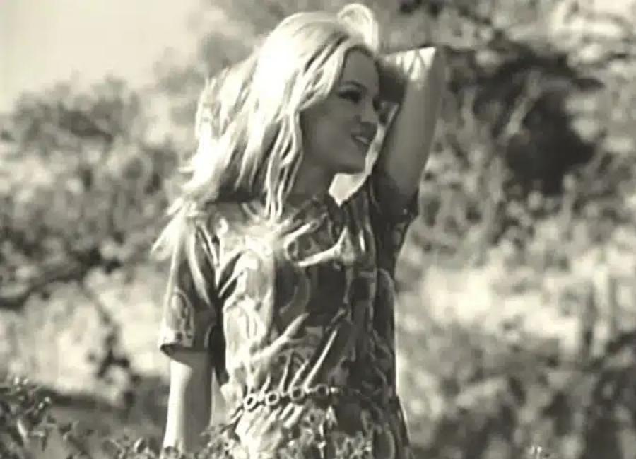 Η γοητευτική «σκληρή» του σινεμά που αφοσιώθηκε στα παιδιά της κι η κόρη της που «έφυγε» σε τpoxαio