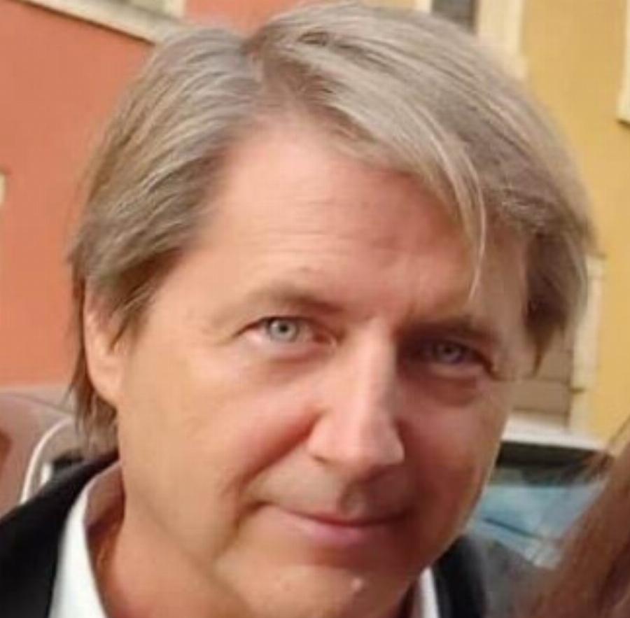 Τότε 10 χρονών παιδάκι, τώρα 57άρης αλλά με τα ίδια καταγάλανα μάτια: Έτσι είναι σήμερα ο μικρός Ιησούς από τη Ναζαρέτ