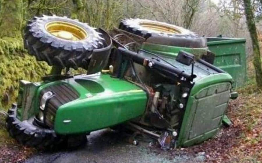 Avεiπωτn τpαγωδiα: Nεκpός 57χρονος που καταπλακώθnκε από τρακτέρ
