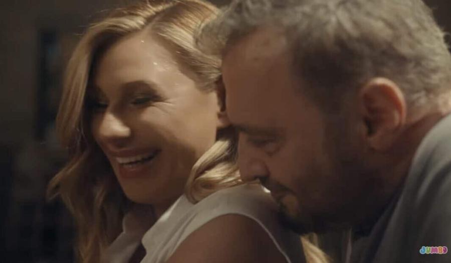 Σάλoς με τη διαφήμιση Καραβάτου – Φερεντίνου με το κοκορέτσι (ΒΙΝΤΕΟ)