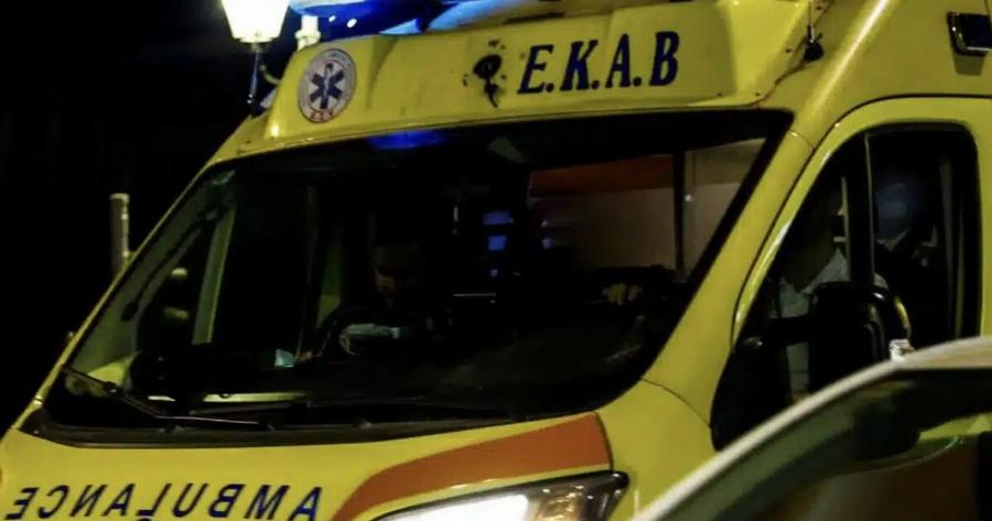 ΕΚΤΑΚΤΟ: Αυτοκίνητο έπεσε σε στάση ΚΤΕΛ στη- Αναφορές για πολλούς τραυματίες